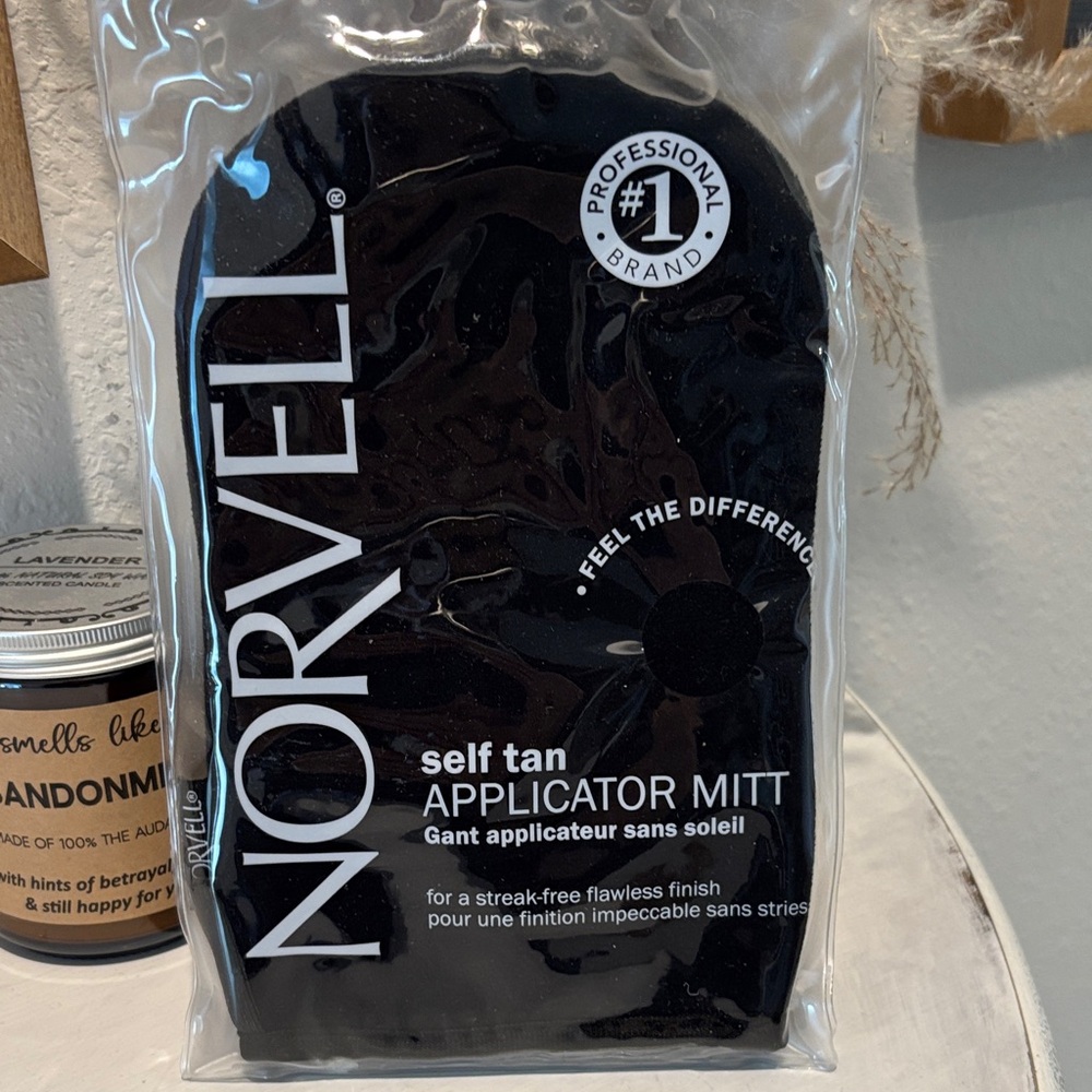 Norvell Black Self Tan Applicator Mitt